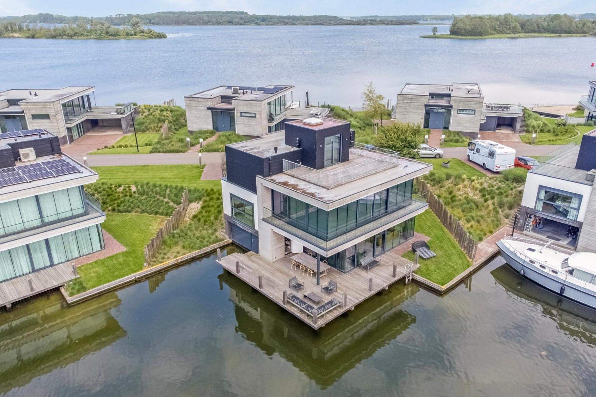 Lake House With Dock At Lake Veere, Zeeland Arnemuiden Bagian luar foto
