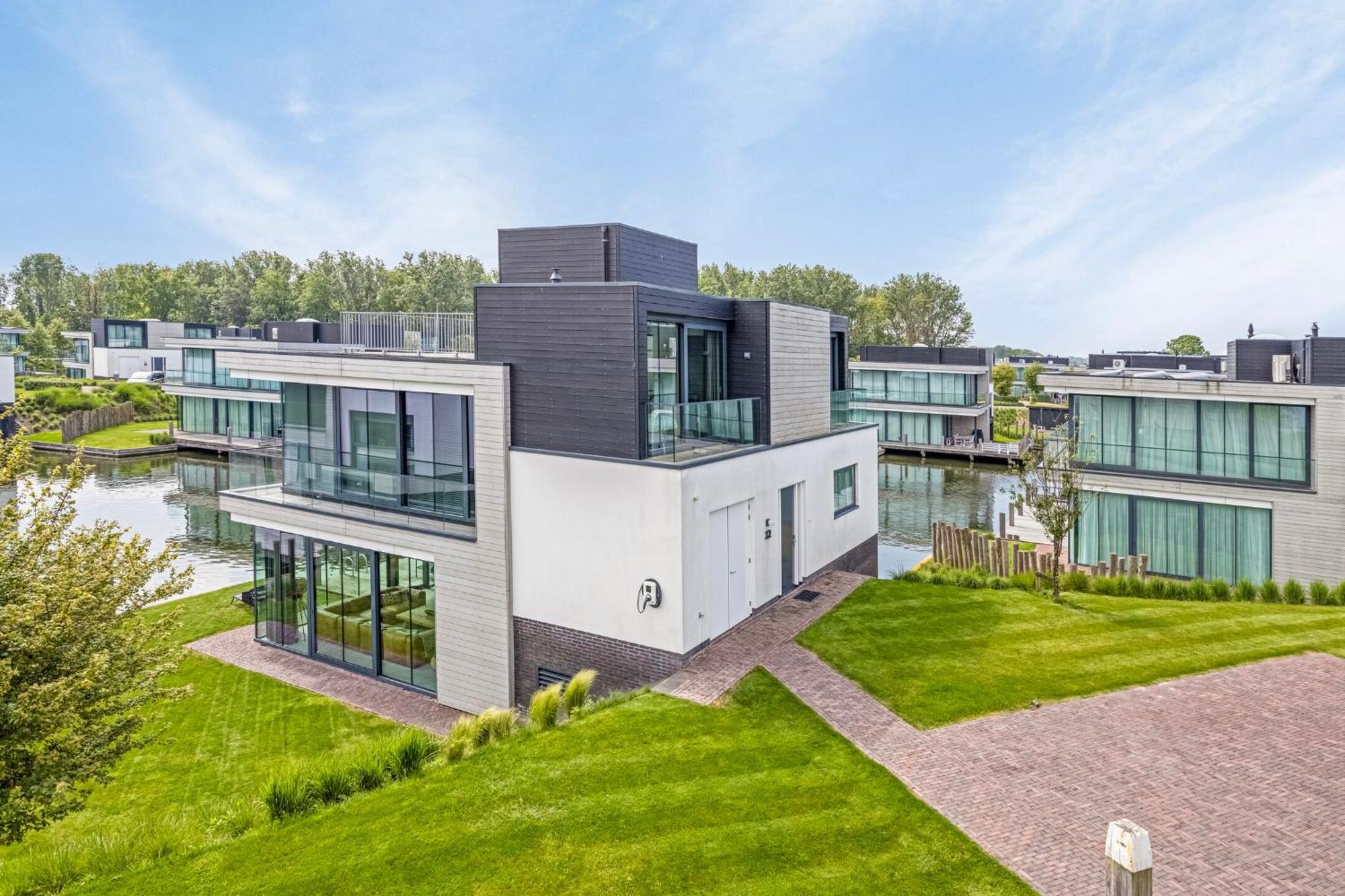 Lake House With Dock At Lake Veere, Zeeland Arnemuiden Bagian luar foto